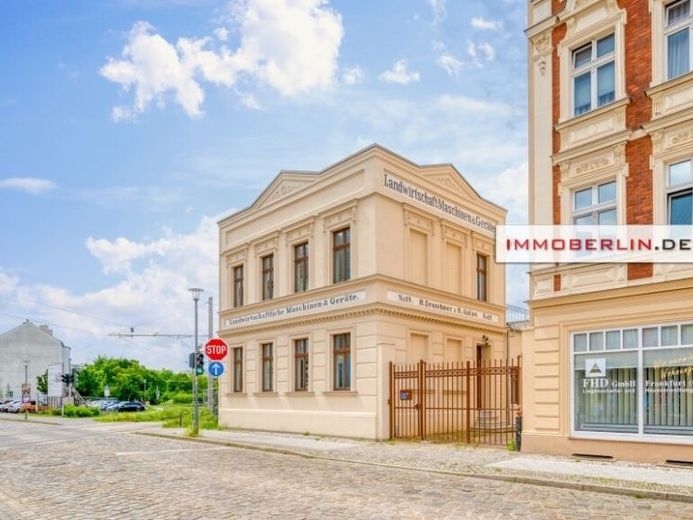 IMMOBERLIN.DE - Energieeffiziente Altbauarchitektur mit Dachterrasse & Garage in exzellentem Zustand – Foto 1