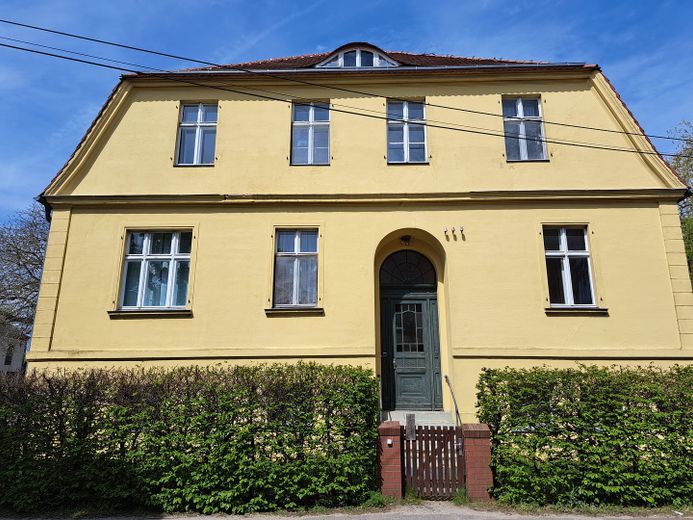 Blick auf Straßeneingang