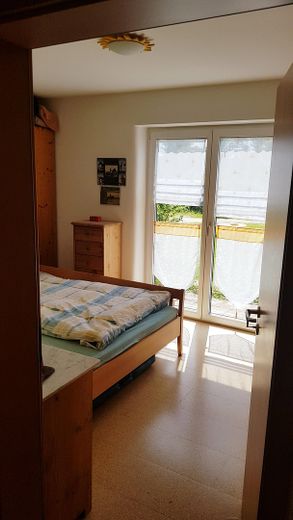 Haus 1877 qm Grund, Barrierefrei BJ 2013 kl. Nebengebäude Tierhaltung Verkehrsanb. Nürnberg München – Schlafzimmer EG