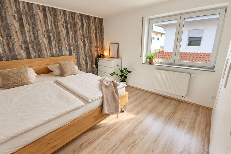 Vivir completamente amueblado con 190 m² de jardín privado y 117 m² de superficie habitable – Schlafzimmer