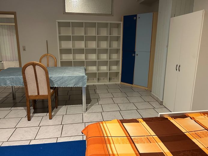 VIVIENDA DE 3 HABITACIONES CON COCINA, BAÑO Y PASILLO CERCA DEL AEROPUERTO DE HAHN – Foto 7