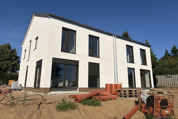Einfach direkt Einziehen – effiziente DHH mit niedrigen Energiekosten