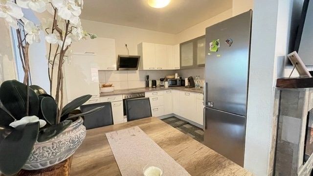 Zentralgelegene 4 Zimmer Wohnung – Küche .jpg