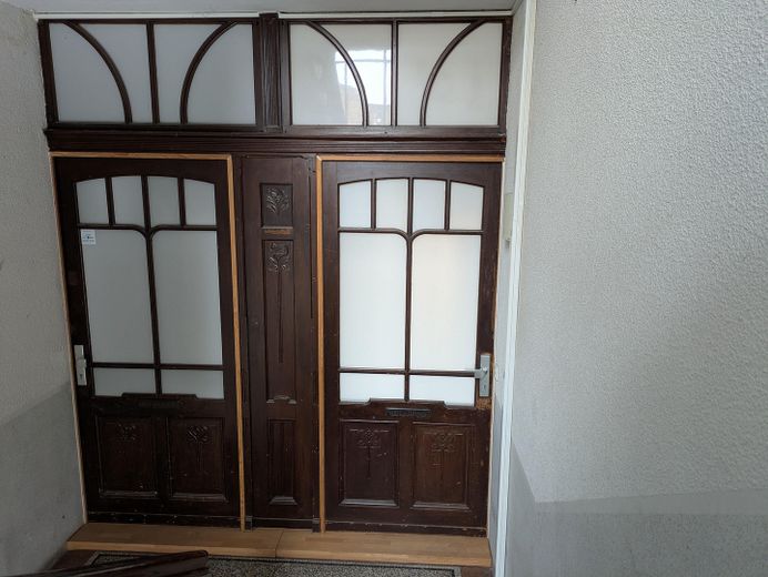 renovierte 4-Raum-Wohnung in der Nähe des Steintor, beim Wasserturm – Treppenhaus