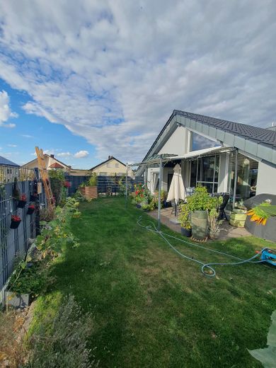 Moderno apartamento de 3,5 habitaciones y 112 m² con terraza y jardín en Römerberg-Mechtersheim – Garten Terrasse 