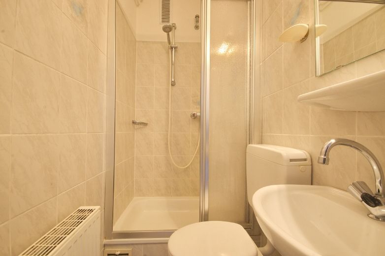 Modern eingerichtete Wohnung im beliebten Rüttenscheid mit Internetzugang, ruhige Seitenstraße der RÜ – 859e403b7836b9b082ea458994a5d5ab4691c4d9.jpg