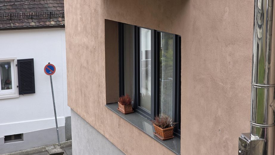 Einfamilienhaus mit Garten in ruhiger Wohnlage – 4-Fenster Bild
