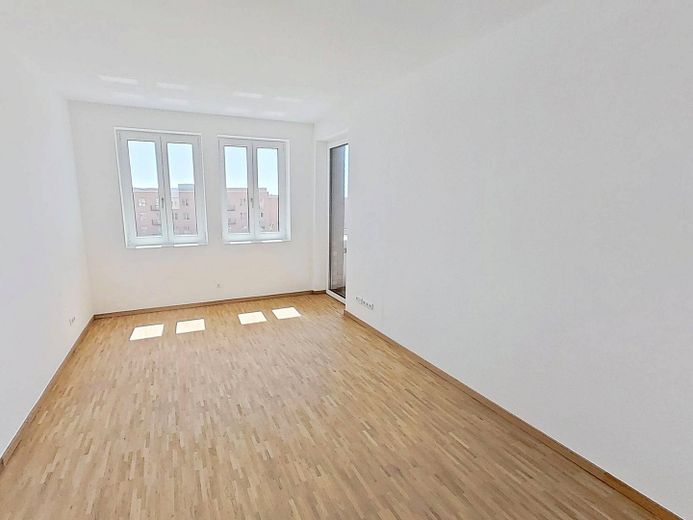 Vivienda moderna en Kronsrode: piso de 4 habitaciones con COCINA EQUIPADA, BALCÓN y LOGIA – Schlafzimmer II