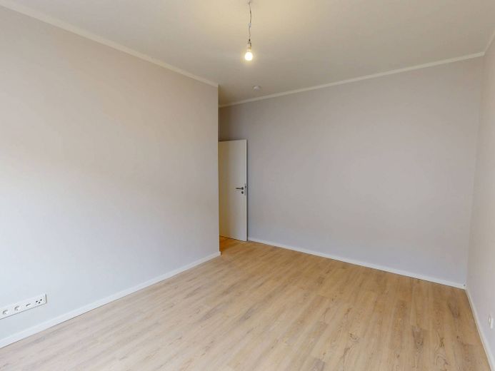 Vollständig renovierte 2-Zimmer-Wohnung mit BALKON, saniertem Bad und moderner EBK – Ansicht II: Schlafzimmer