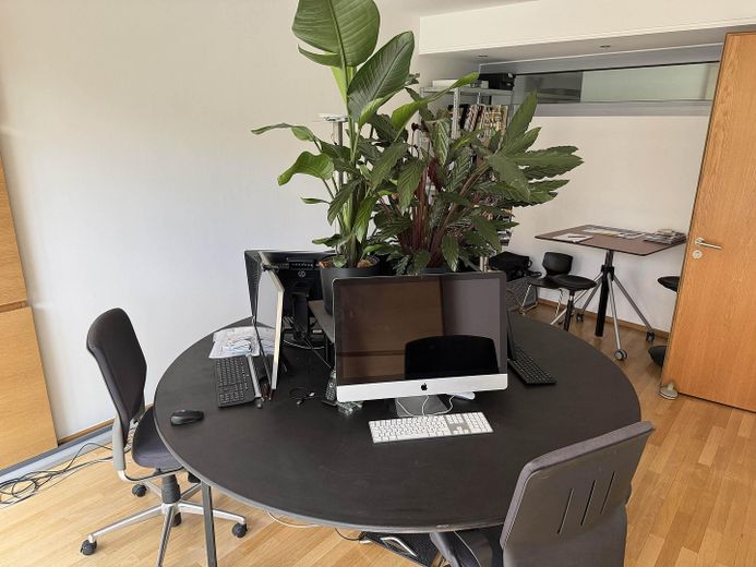 4 postazioni di lavoro | Ufficio a Sachsenhausen direttamente sul Meno | Terrazza e giardino – Arbeitsplätze