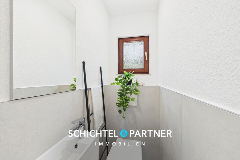 Iprump/Stickgras | Jetzt Einziehen: Wohlfühlen im renovierten Reihenhaus – S&amp;P | Gäste-WC