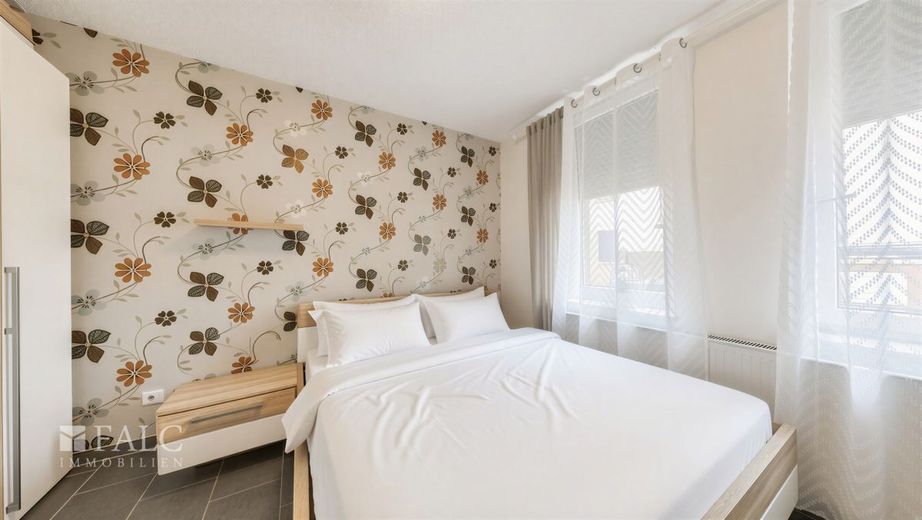 Großzügige 4-Zimmer-Wohnung mit Garten in Stuttgart Bad-Cannstatt – erstes Zimmer