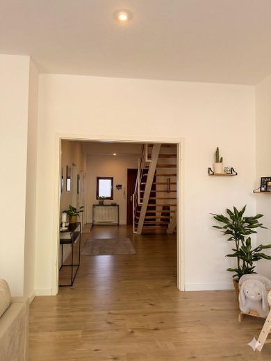 Exklusiv saniertes Gartenhaus ca. 150qm WFL, 3 Schlafzimmer, schöne Terrasse etc. – Foto 6
