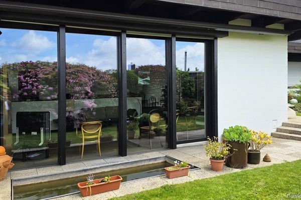 ARCHITEKTEN-BUNGALOW ... FREISTEHEND ... ENERGETISCH SANIERT ... PHOTOVOLTAIK ... SÜDWEST-LAGE