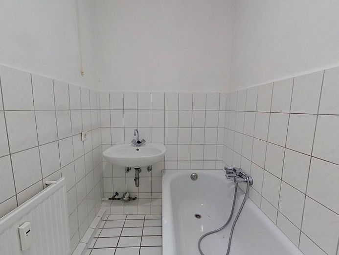 Apartamento de 3 habitaciones con distribución inteligente, cocina equipada, BALCÓN y bañera – Ansicht I: Bad