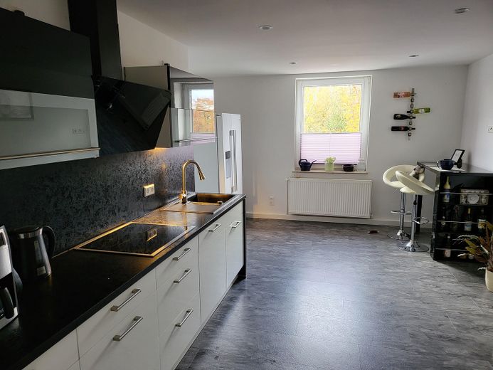 Moderne Großraumwohnung inkl. EBK, Klima und Badmöbel – Foto 9