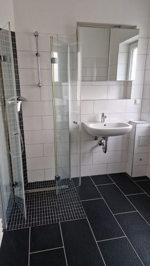 Loft/Haus mit Garten Innenstadt OF – Badezimmer