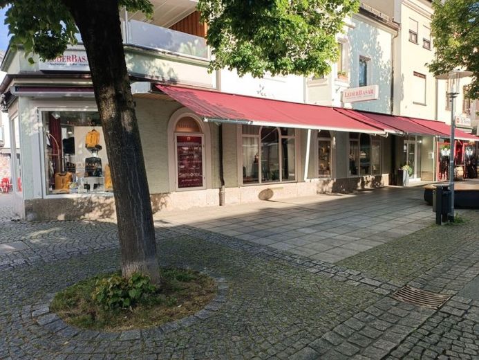 Geschäftsfläche mit 296 m² in bester Fußgängerzonenlage von Freilassing - frei ab 01.01.2027 – फोटो 1