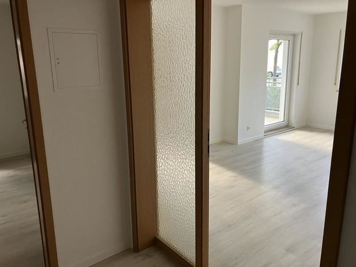 Gemütliche 3-Zimmer mit Tiefgarage, 2xBalkon, Wannenbad mit Fenster und Lam. in sehr guter Lage! – Musterfoto Nachbarwohnung