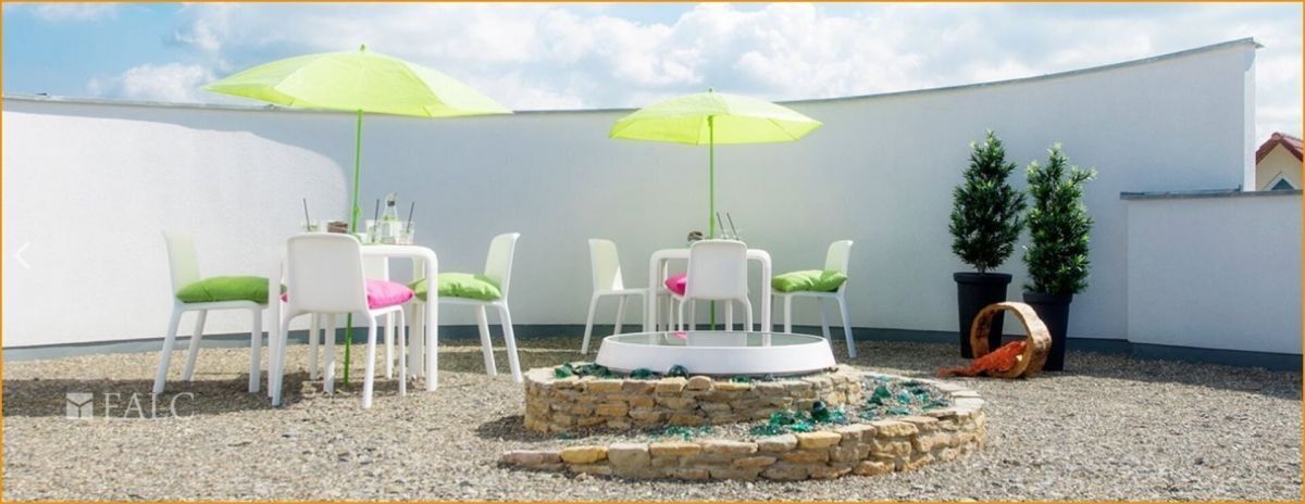Rundum beeindruckend: Ihr neues Zuhause mit klaren Linien und großzügigen Fensterfronten – Dachterrasse