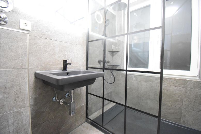 kernsaniertes Badezimmer