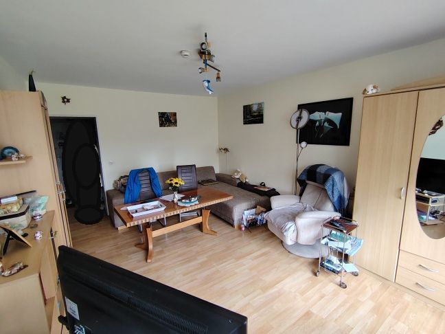 Kapitalanlage: gepflegte 2-Zi-WHG, gut vermietet im 1. OG – Wohnzimmer 2