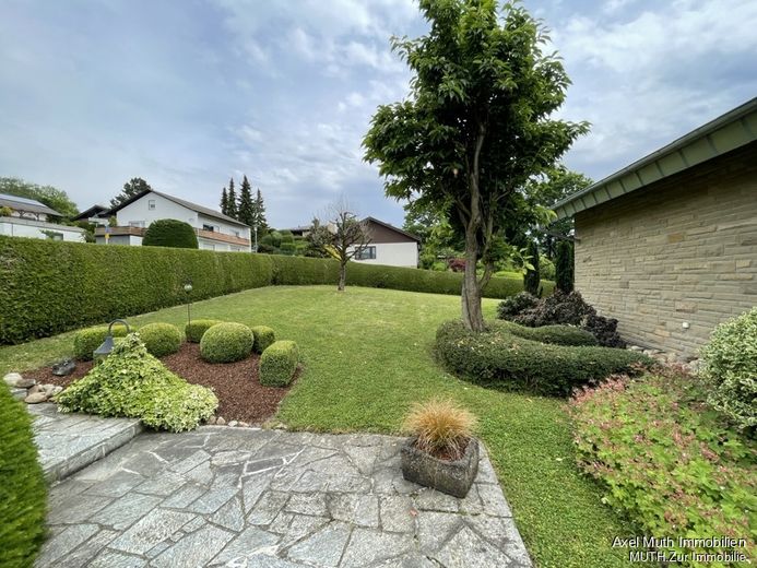 Blick über Teile des Gartens