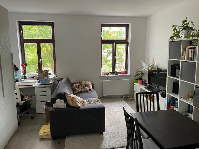großes Wohnzimmer ca. 17,2 qm