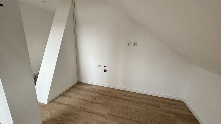 2-Zimmer-Dachgeschosswohnung in zentraler Wohnlage – Küche - www.immobilien-heise.de