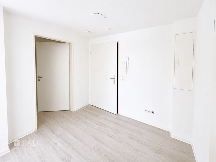 Barrierefrei wohnen mit Sicherheit - Moderne 2 Zimmerwohnung mit Aufzug, Balkon und Pflegeangebot – Flur