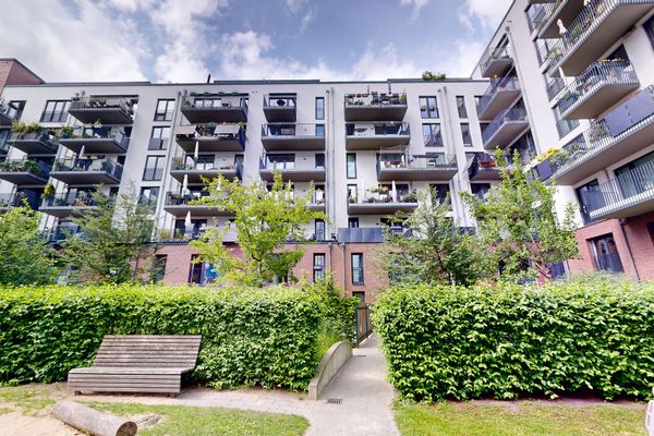 Moderno piso de 3 habitaciones con azotea, balcón y plaza de garaje subterráneo en HafenCity