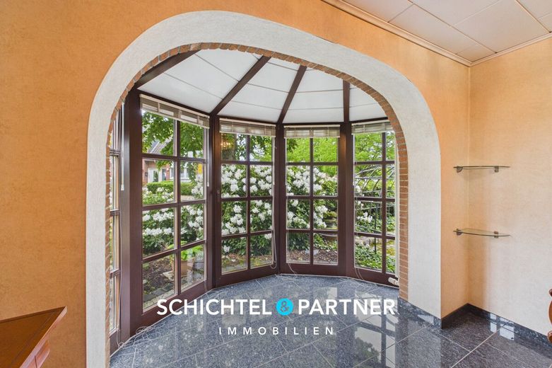 Zentrum-Achim | Freistehendes Ein- Zweifamilienhaus mit Garten – S&amp;P | Verglaster Erker