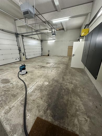 Gewerbefläche, z.B. als Werkstatt, Lager, Büro rund 180 qm, Wohnen unter Voraussetzungen möglich – Fläche 