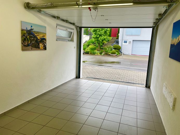 Lage,Lage,Lage - tolles Einfamilienhaus mit grandiosem See- und Bergblick – Garage XXL Format