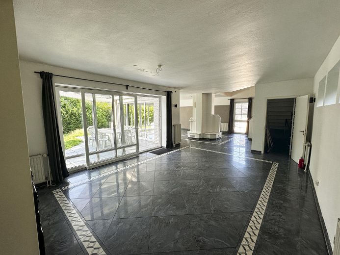 235 m² Wohnen auf 1.425 m² Grundstück | offene Galerie, Kamin & Hamburg-Nähe – Esszimmer
