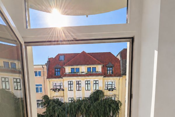 Period-building dream, first occupancy after renovation, 3 rooms, balcony & prime location in Stadtfeld