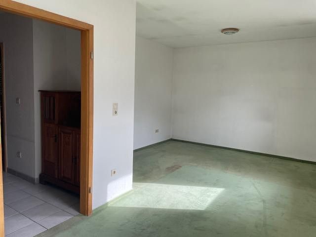 Casa unifamiliare in prefabbricato con 2 appartamenti accessori – Wohnung EG Kind