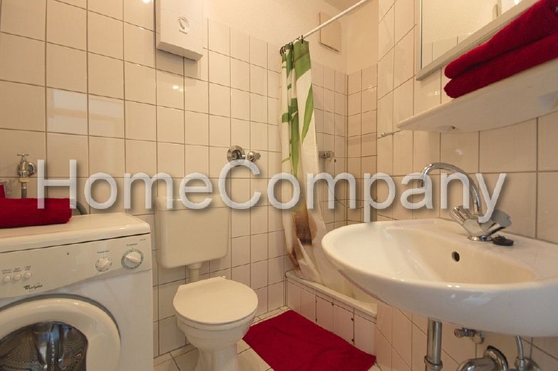 Moderne Zweiraumwohnung mit Parkettboden an der Grenze zu Herne, kurze Fahrzeit zur A 40 – ab172a2dde5426d4d511f2932ce2636c41a325e9.jpg