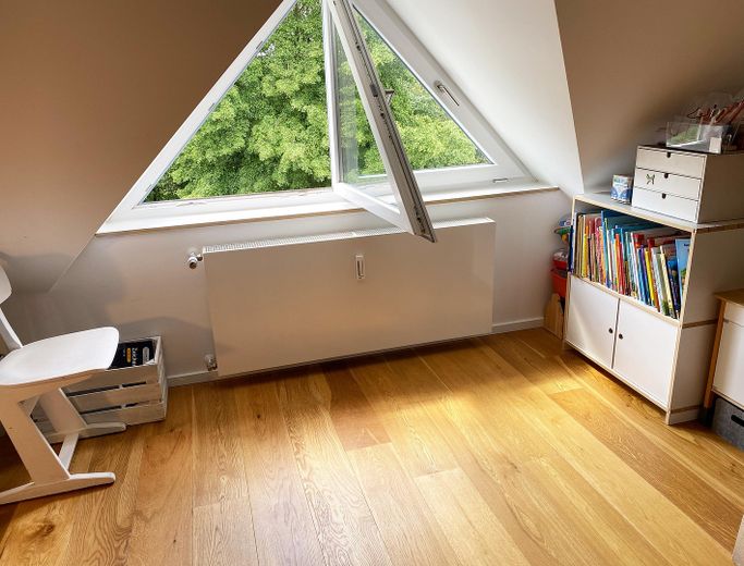 Haus im Haus - Helle moderne Maisonettewohnung in Top-Lage mit TG-Stellplatz – Schlafzimmer im 3. OG