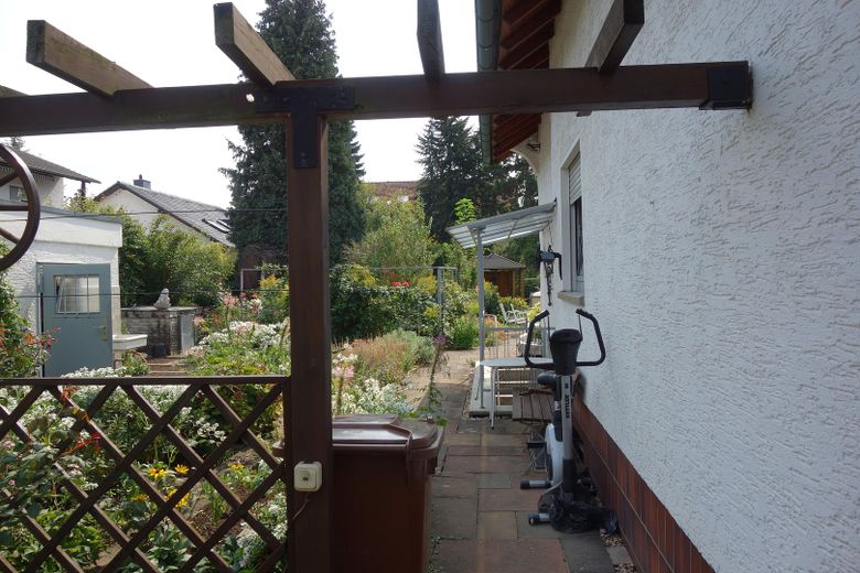 Kellerabgang, Garagentür