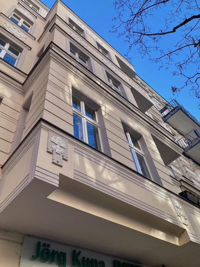 2-комнатная квартира в старом доме у Бётцовфиртеля, свободна для заселения — вид до Телебашни – Fassade