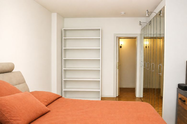 Inwestycja kapitałowa – potencjalnie zwalniana – Tempelhof – 2 pokoje z kuchnią i łazienką – Schlafzimmer