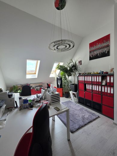 Oberkrämer - interessantes, saniertes & gepflegtes RMH mit Luxusausstattung – Büro / Kind 2