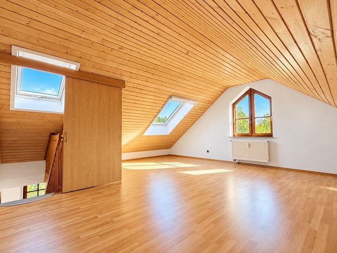 Wohnen auf zwei Ebenen – Maisonette mit hochwertiger Ausstattung und 3 Stellplätzen – Galerie