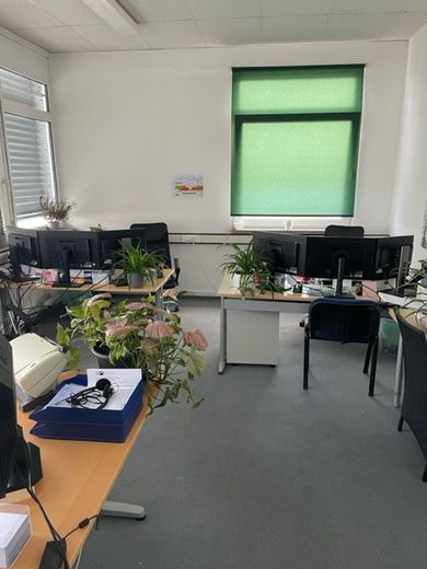 günstiger Büroraum in Gemeinschaftsbüro im Industriegebiet Leonberg an der Autobahn – Büro 7