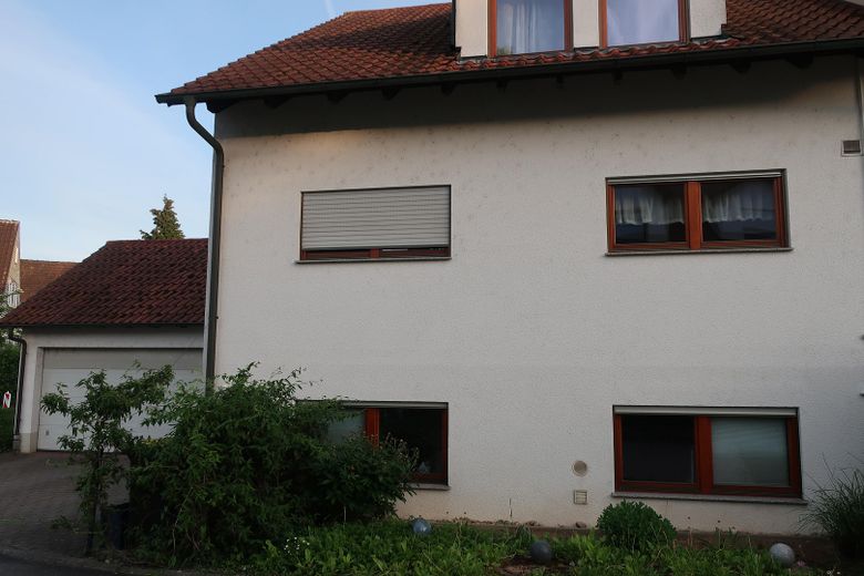 Vorgarten und Garage