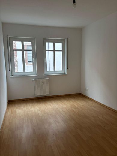 Provision frei! Gepflegtes 4 Familienhaus in Innenstadtlage von Worms – – 1.OG Schlafzimmer