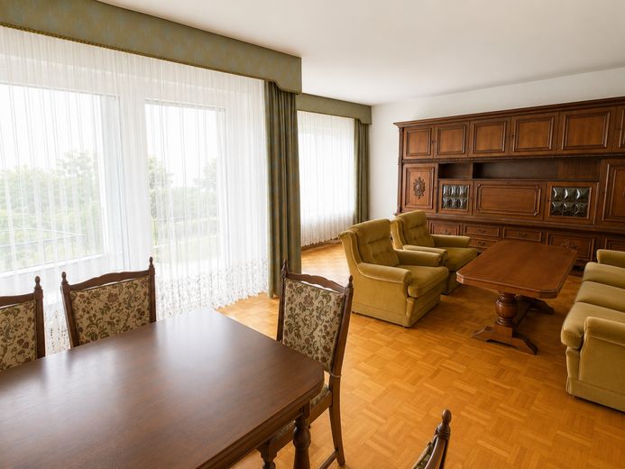 *Großzügiges REH in ruhiger und gefragter Lage von Dietzenbach* – Wohn- Esszimmer