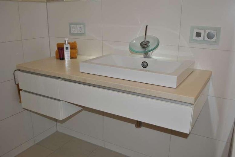 Jüchen-Hochneukirch’te kiralık lüks daire – Waschtisch Bad
