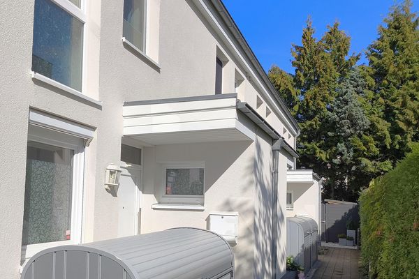 Zentrales und energieeffizientes Townhouse mit Tiefgarage und Keller